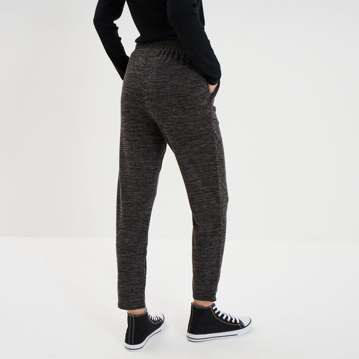 Pantalon jogging 7/8&egrave;me gris fonc&eacute; femme