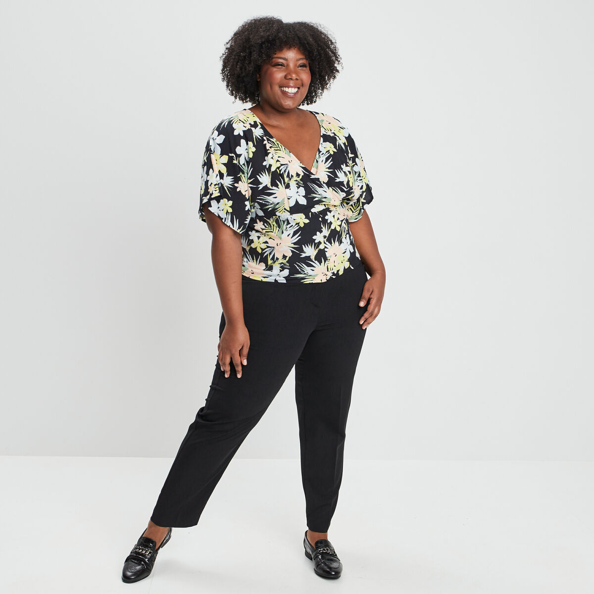 Blouse manches courtes col cache-coeur noir femme grande taille