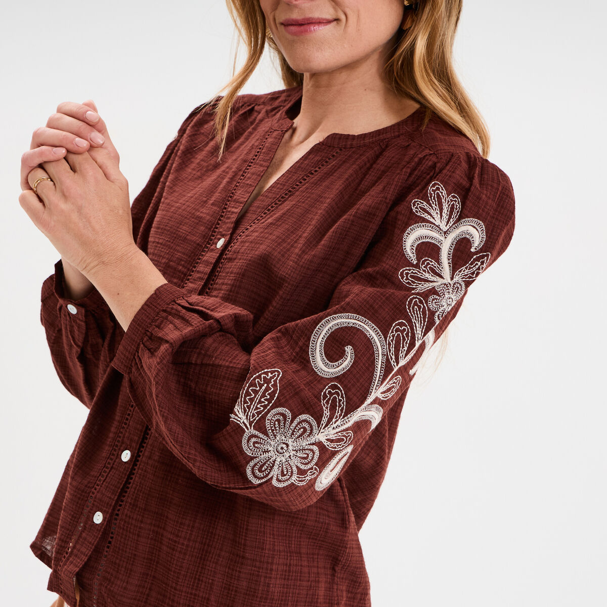 Blouse col tunisien manches brodées marron femme