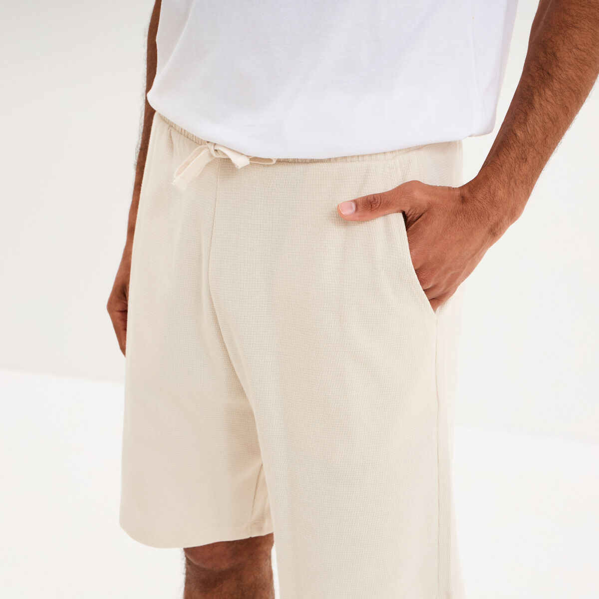 Bermuda chino textur&eacute; coupe droite coton ecru homme