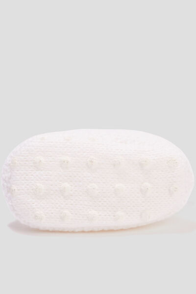 Chaussettes d'int&eacute;rieur tricot&eacute;es ivoire b&eacute;b&eacute;