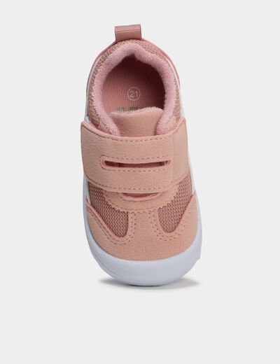 Baskets basses &agrave; semelles souples rose b&eacute;b&eacute; fille