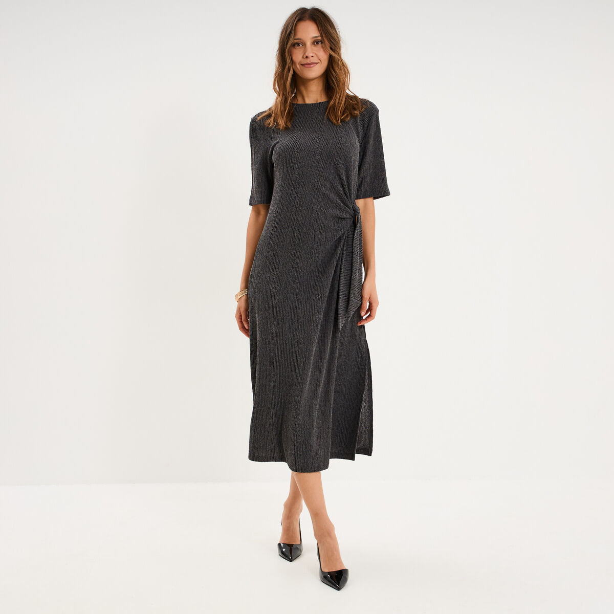 Robe longue gaufr&eacute;e noeud c&ocirc;t&eacute; gris fonc&eacute; femme