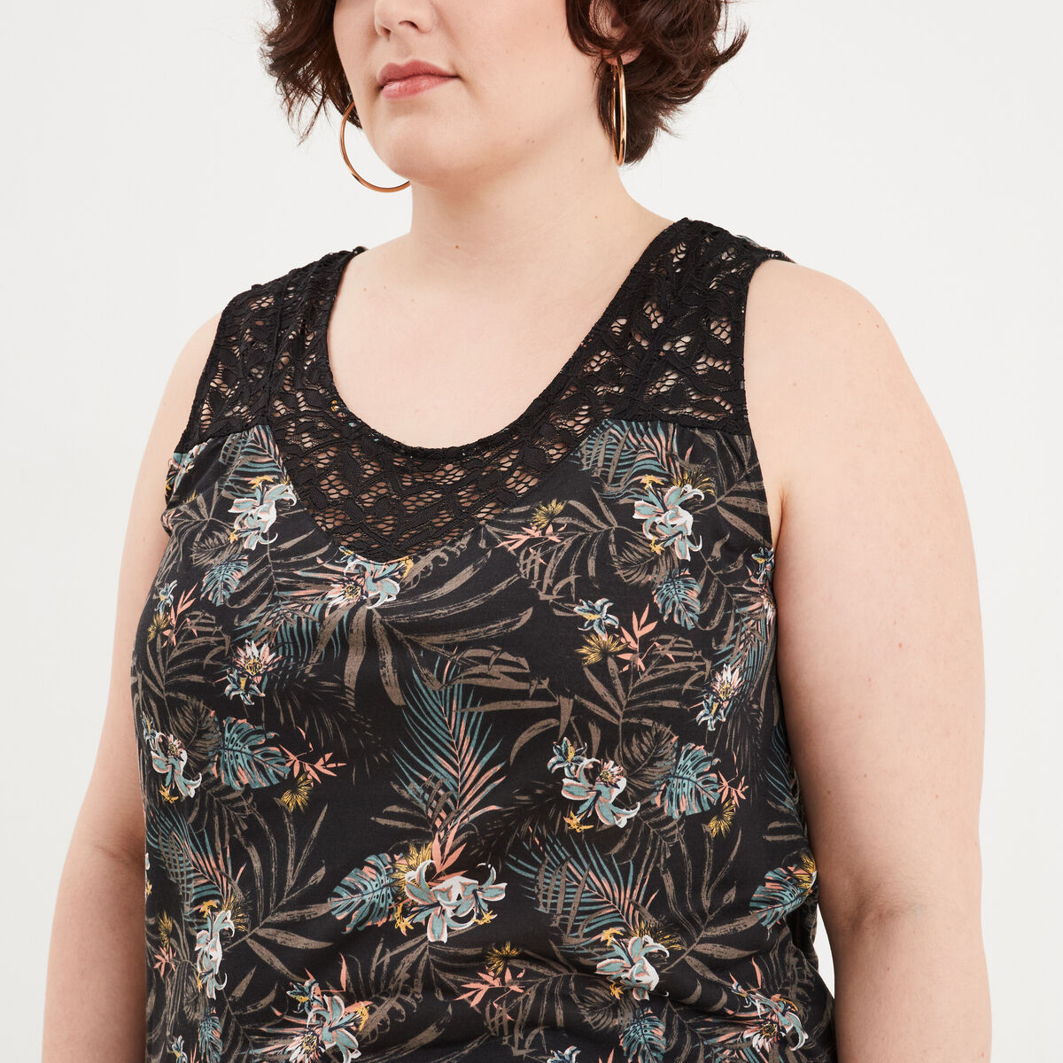 Débardeur col rond en dentelle noir femme grande taille