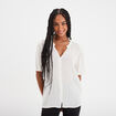 Chemise manches courtes fils métallisés blanc femme