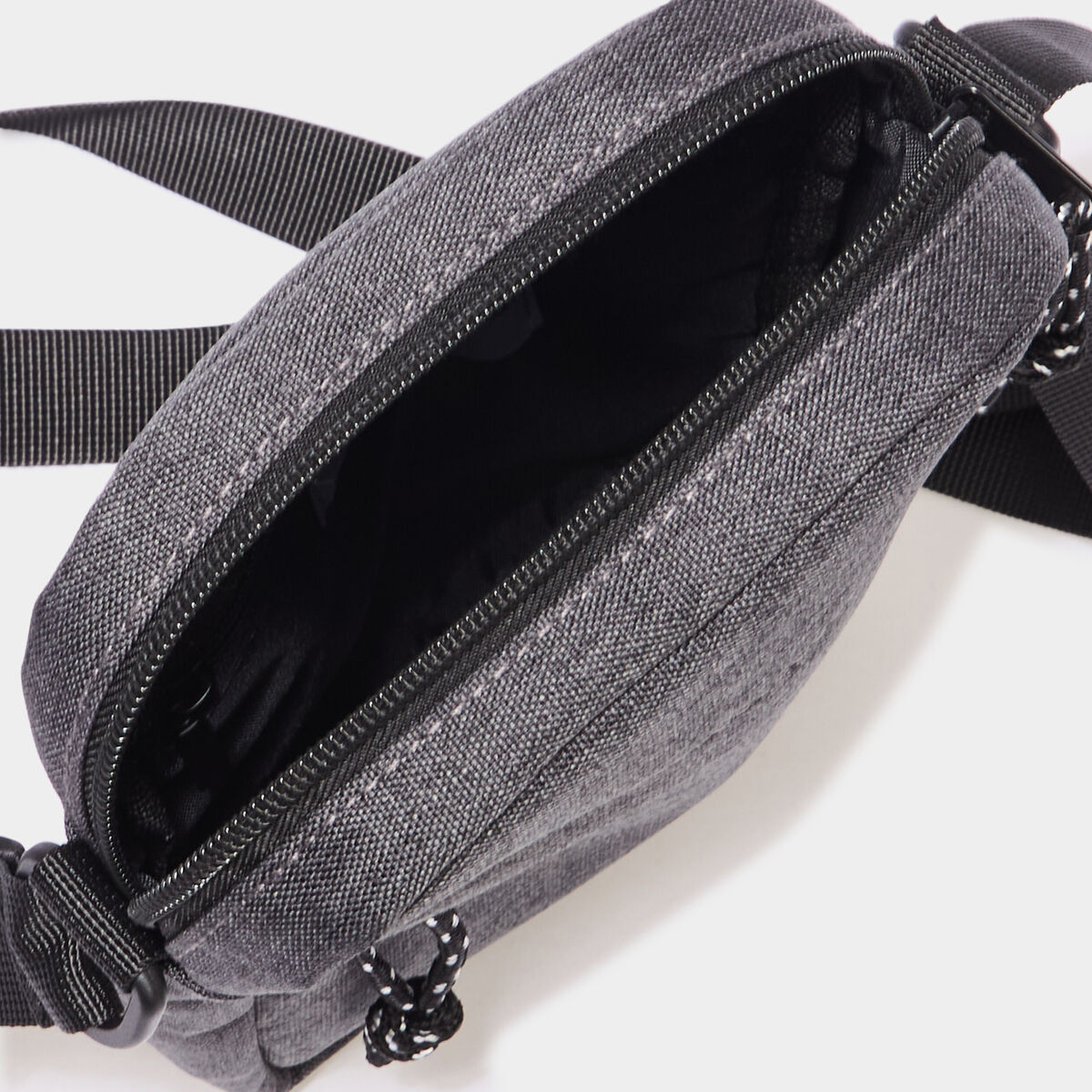 Sac pochette en bandouli&egrave;re gris fonc&eacute; homme