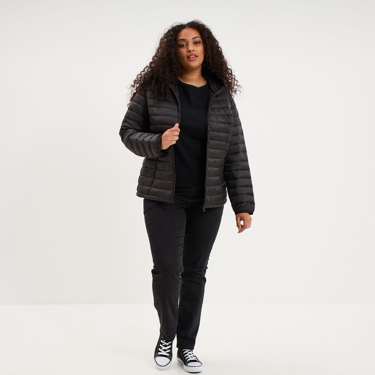 Doudoune d&eacute;perlante l&eacute;g&egrave;re &agrave; capuche noir femme grande taille