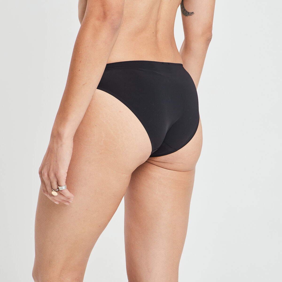 Culotte couture invisible en microfibre noir femme