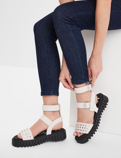 Sandales plateformes clous cuir Kickers blanc femme