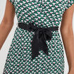 Robe longue évasée plissée et ceinturée vert femme