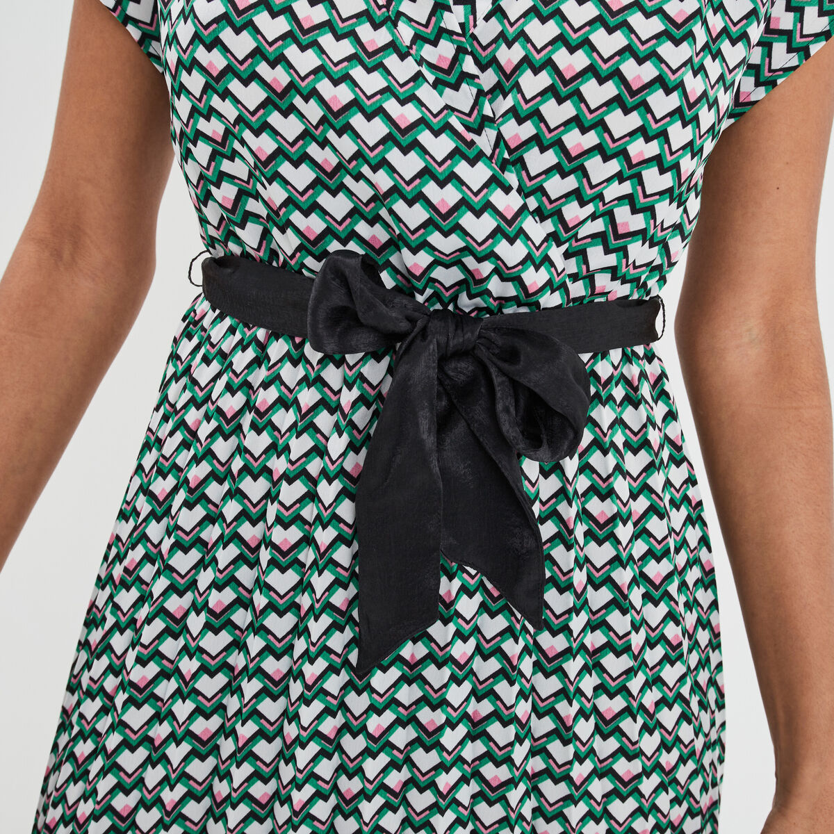 Robe longue évasée plissée et ceinturée vert femme