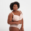Soutien-gorge emboîtant à dentelle Izzie rose pastel femme grande taille