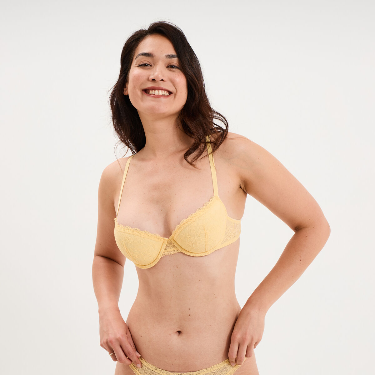 Soutien-gorge corbeille padd&eacute; dentelle jaune femme