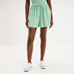 Short large taille &eacute;lastiqu&eacute;e vert femme