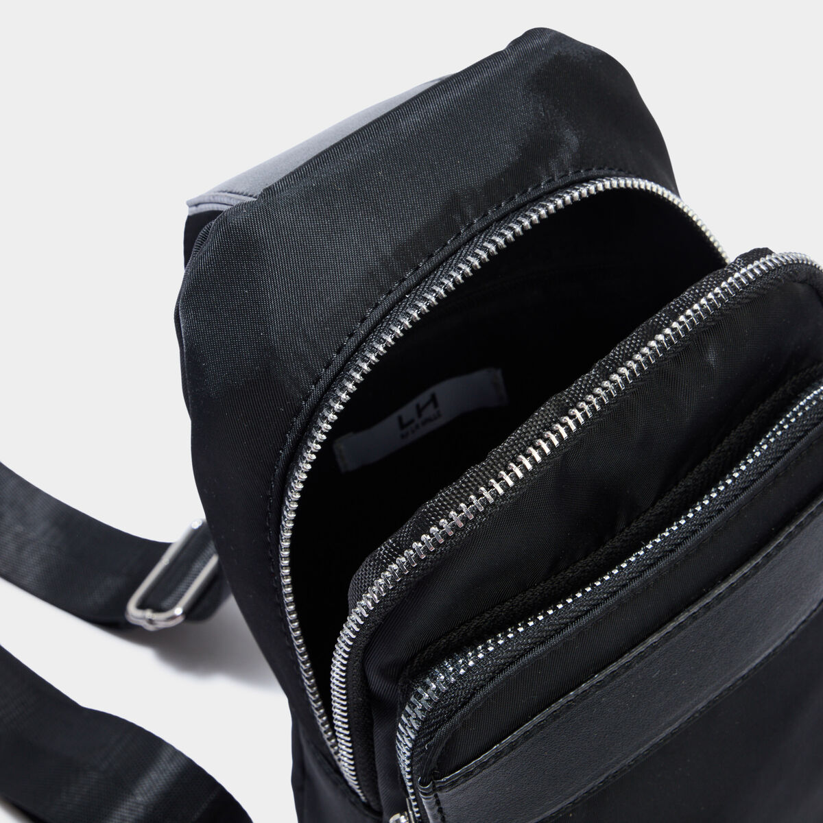 Sac bandouli&egrave;re noir homme