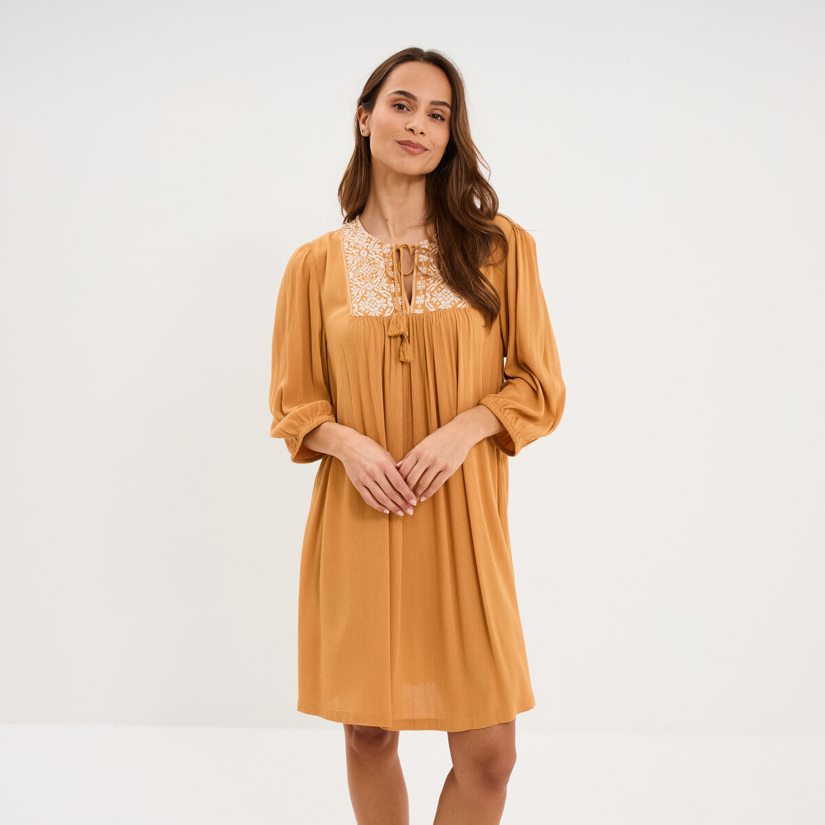 Robe fluide brod&eacute;e manches 3/4 jaune moutarde femme