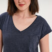 T-shirt col v poche poitrine bleu marine femme