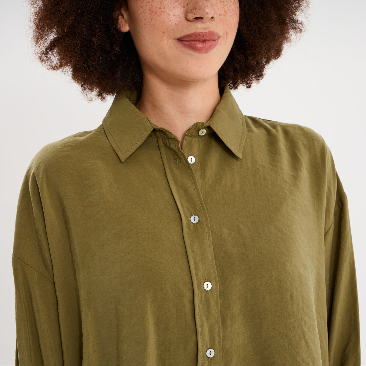 Chemise fluide manches longues oversize vert kaki femme
