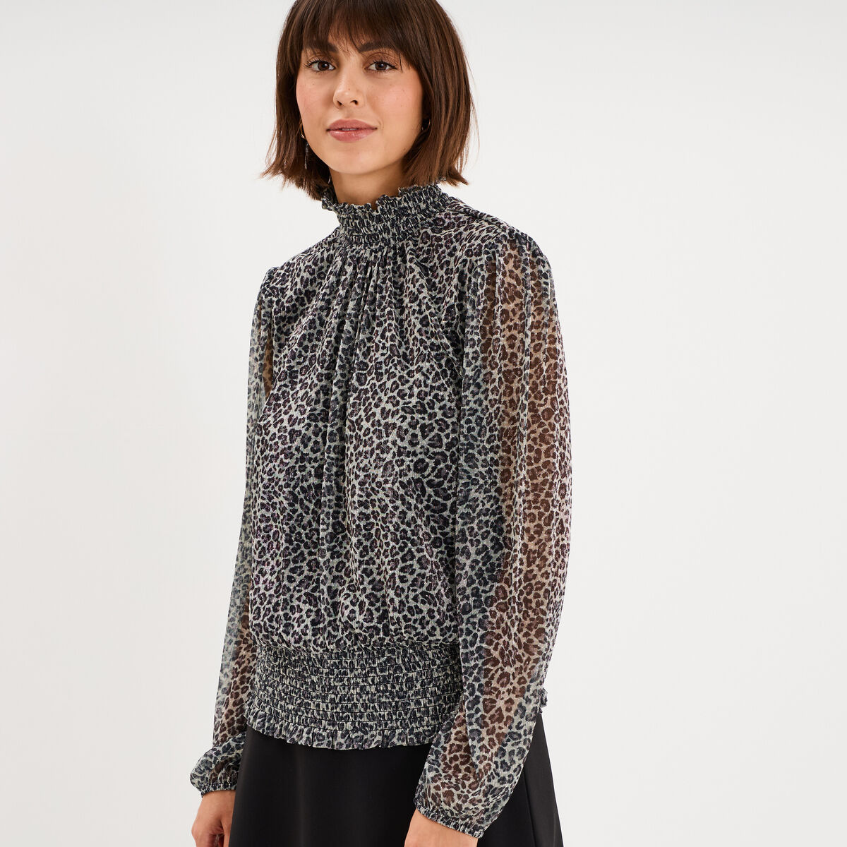 Blouse smock&eacute;e col montant gris argent femme