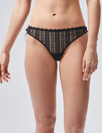 String en dentelle noir femme
