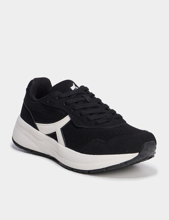 Baskets running &agrave; lacets noir femme