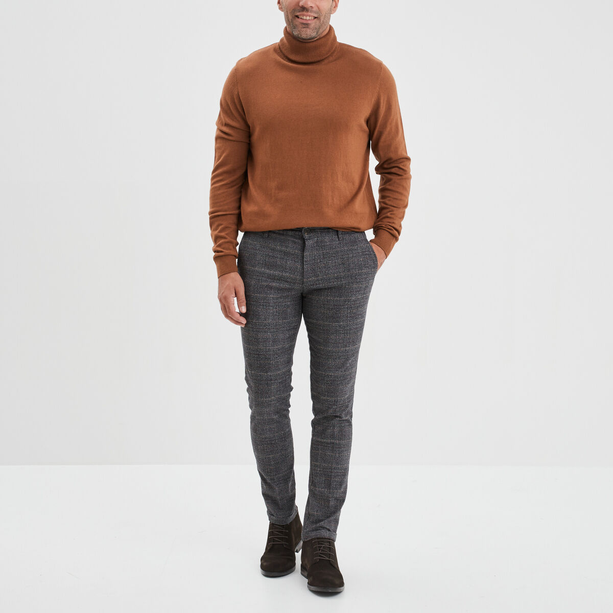 Pull avec col roul&eacute; camel homme