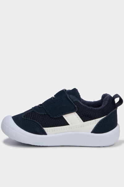 Baskets basses &agrave; semelles souples bleu marine b&eacute;b&eacute; gar&ccedil;on