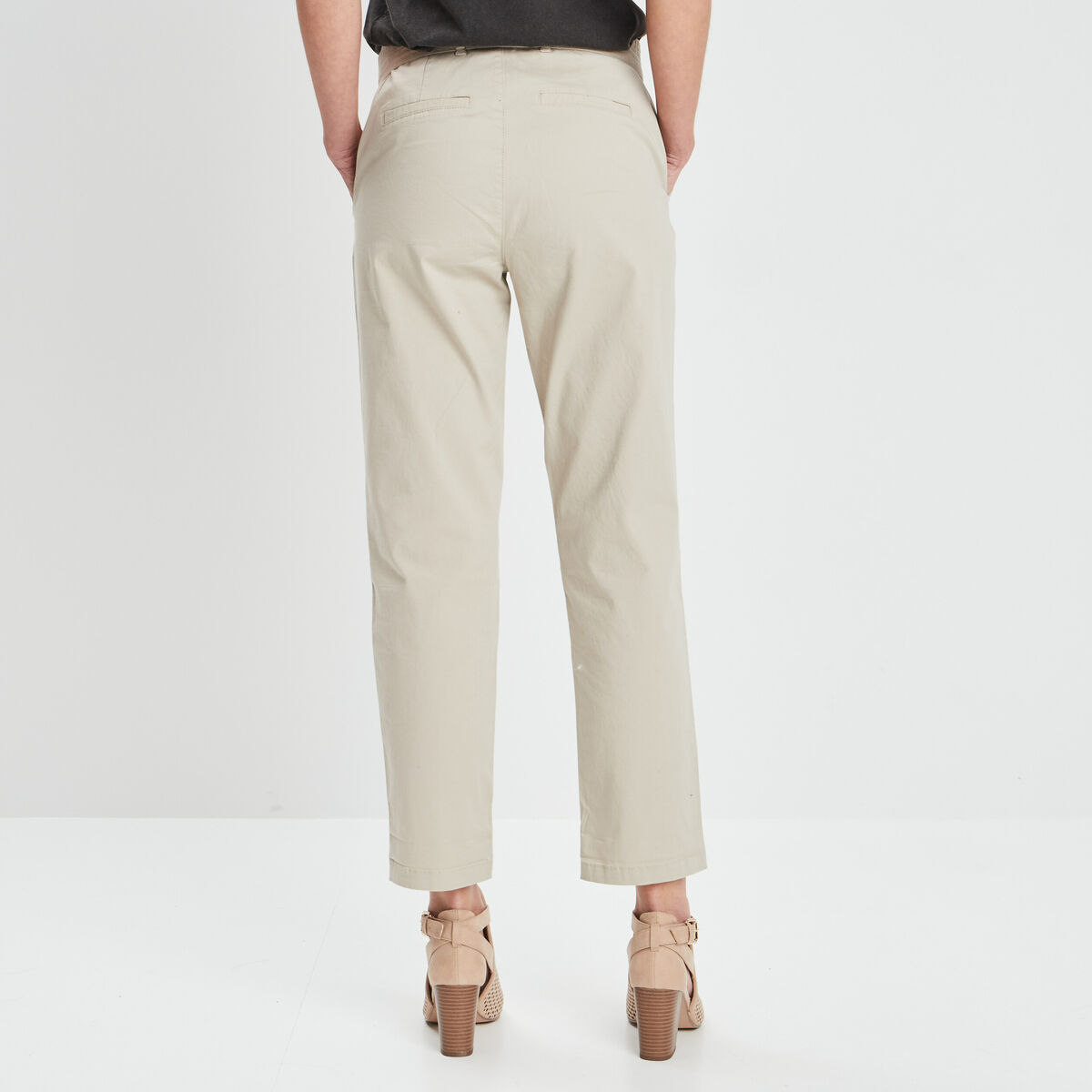 Pantalon chino ceinturé 7/8ème beige femme
