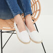 Ballerines brodées en toile blanc femme