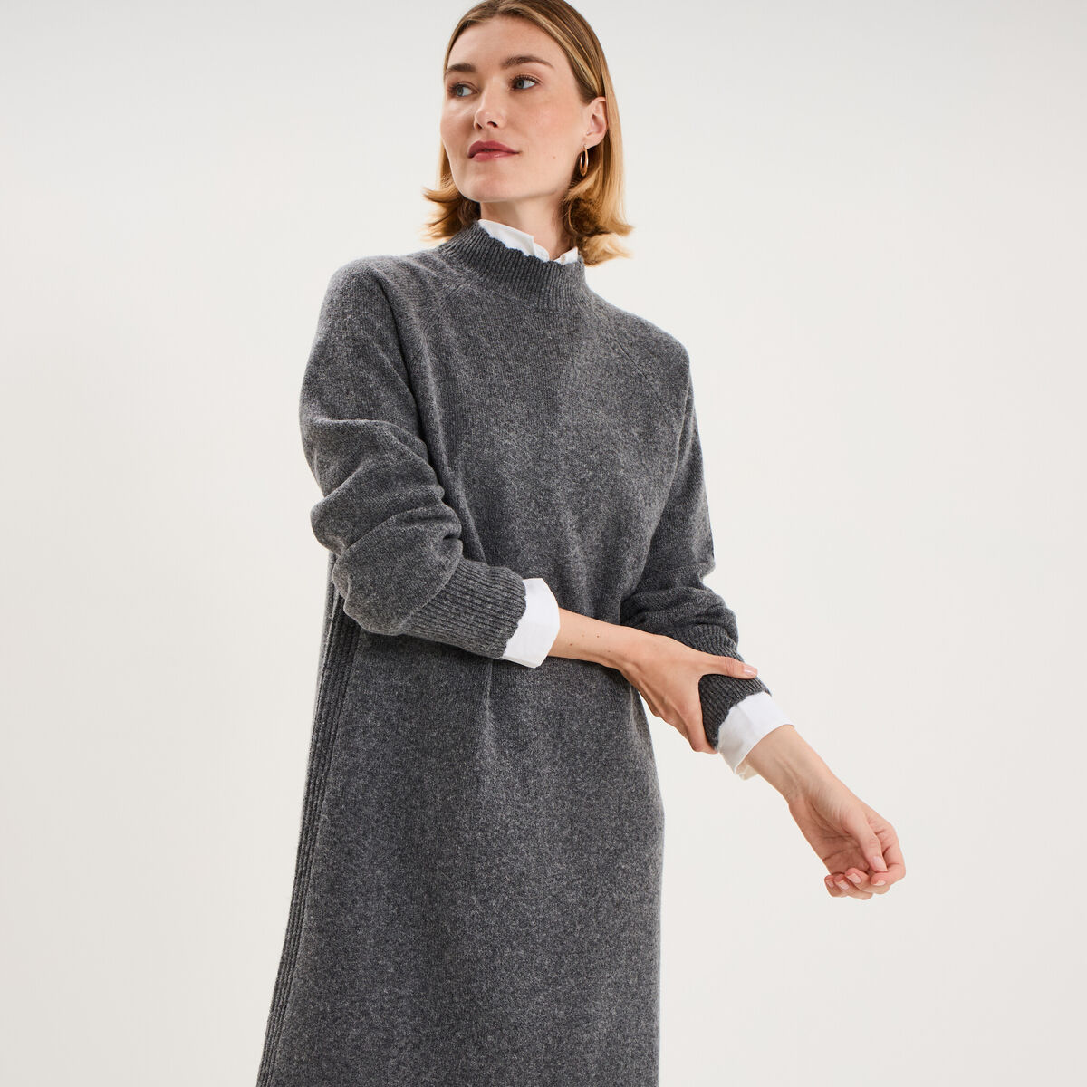 Robe courte en maille col montant gris fonc&eacute; femme