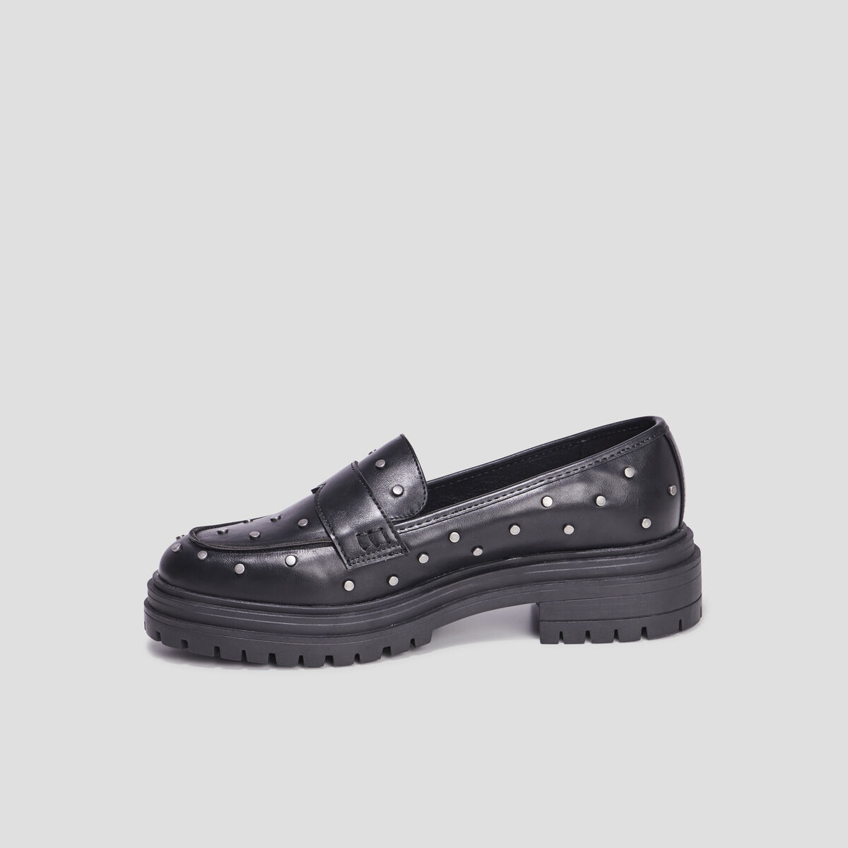 Mocassins crantés à clous noir femme