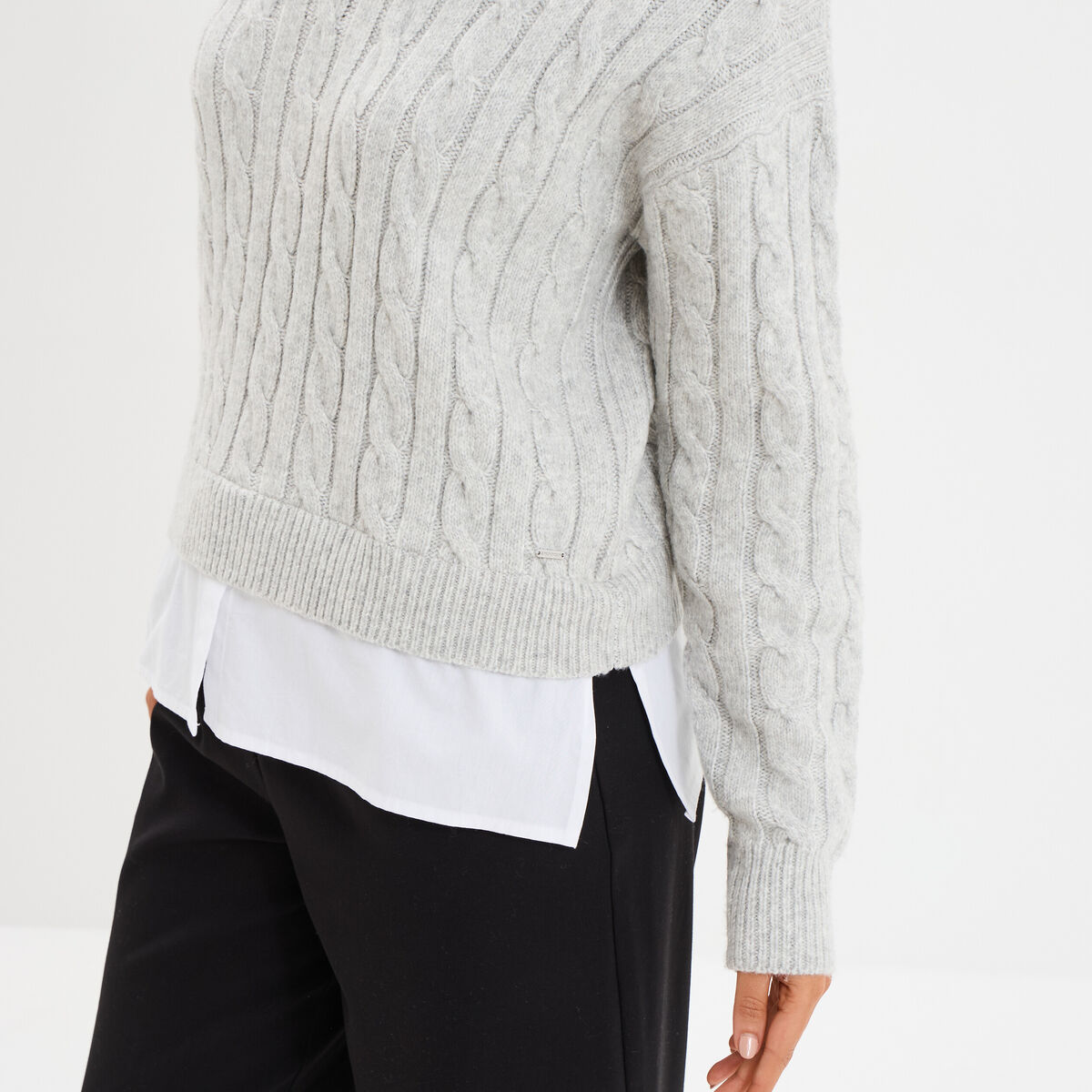 Pull torsades effet 2-en-1 chemise gris clair femme
