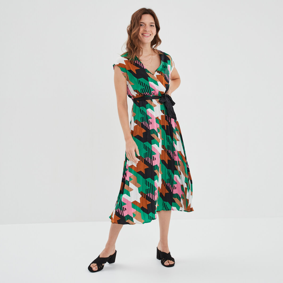 Robe longue évasée plissée et ceinturée ecru femme