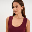 D&eacute;bardeur ajust&eacute; col rond coton bordeaux femme