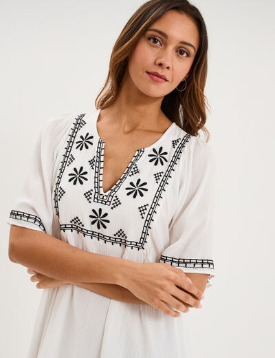 Robe fluide brod&eacute;e manches courtes blanc femme