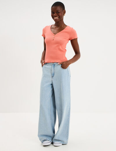 T-shirt ajust&eacute; col en V avec boutons vieux rose femme