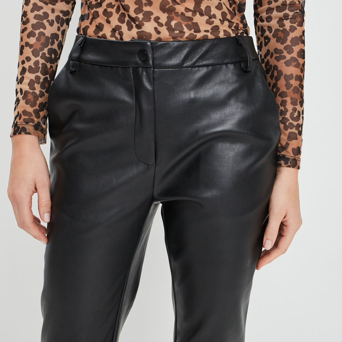 Pantalon ajusté 7/8 ème simili cuir noir femme