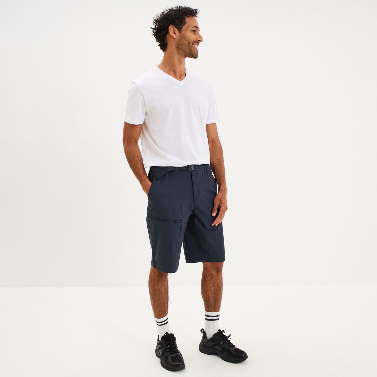 Short de randonn&eacute;e respirant gris fonc&eacute; homme