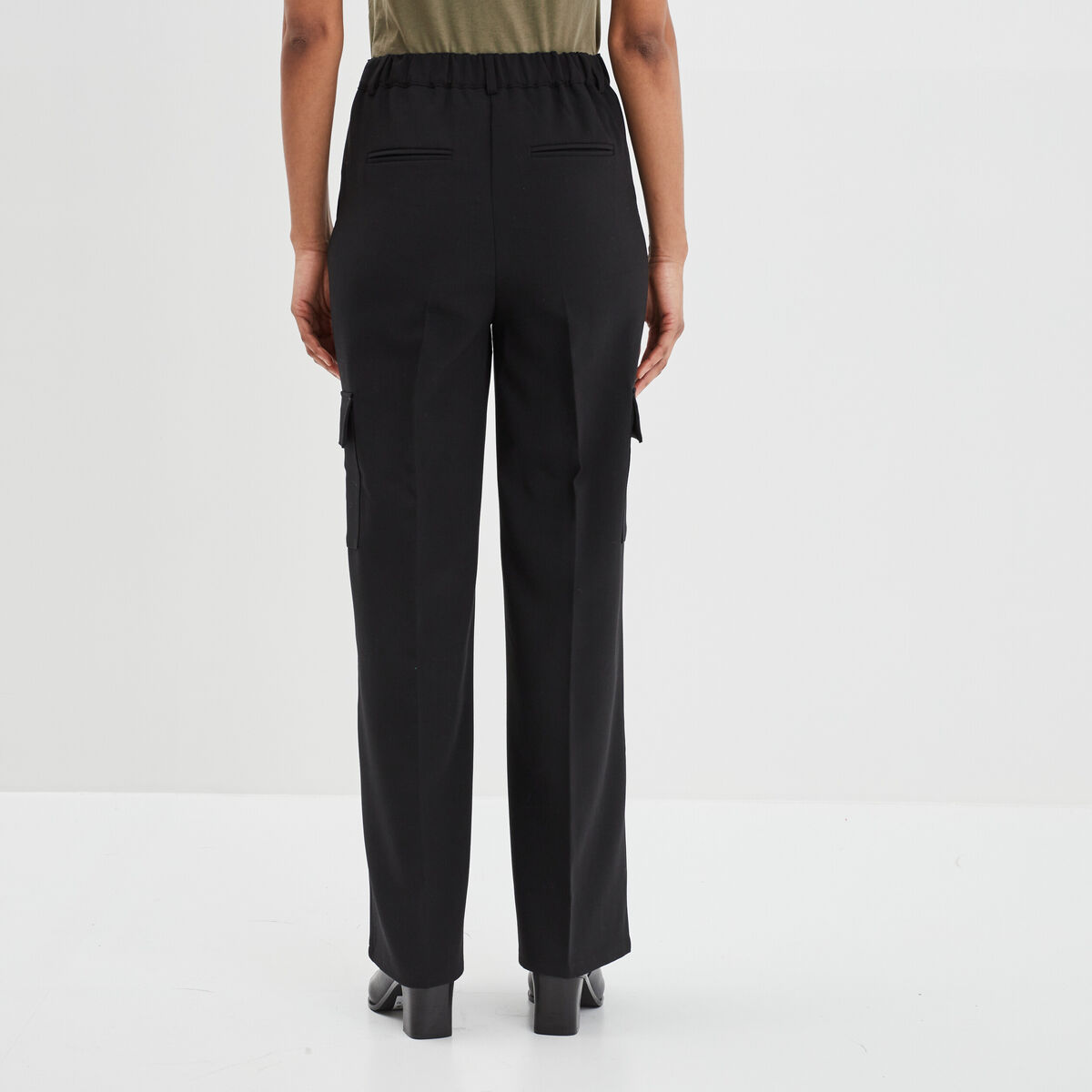 Pantalon large cargo &agrave; pinces noir femme