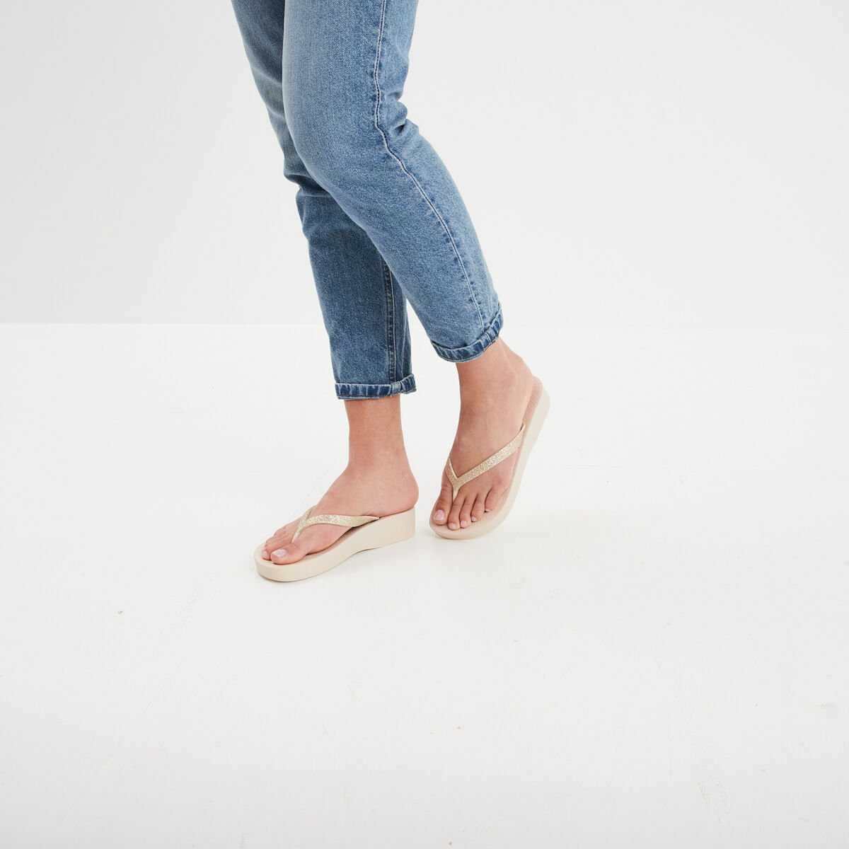 Tongs plateformes Ipanema sable femme