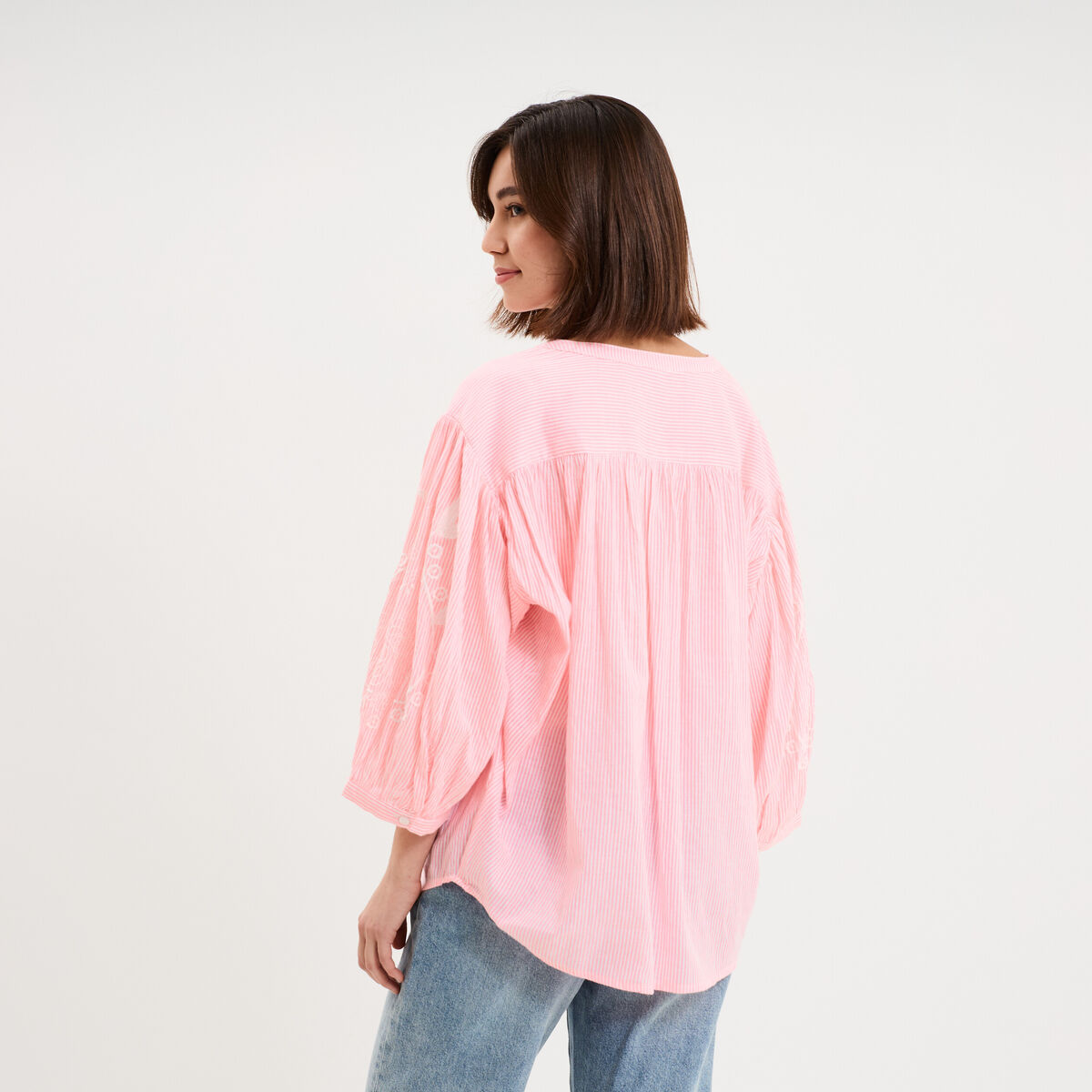 Blouse oversize manches brod&eacute;es rose fluo femme