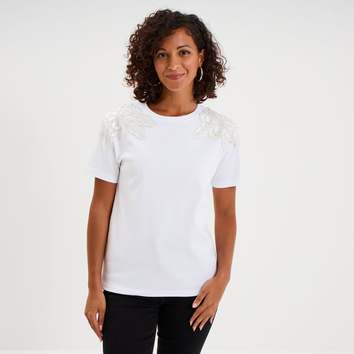 T-shirt &eacute;paules d&eacute;tails perles blanc femme
