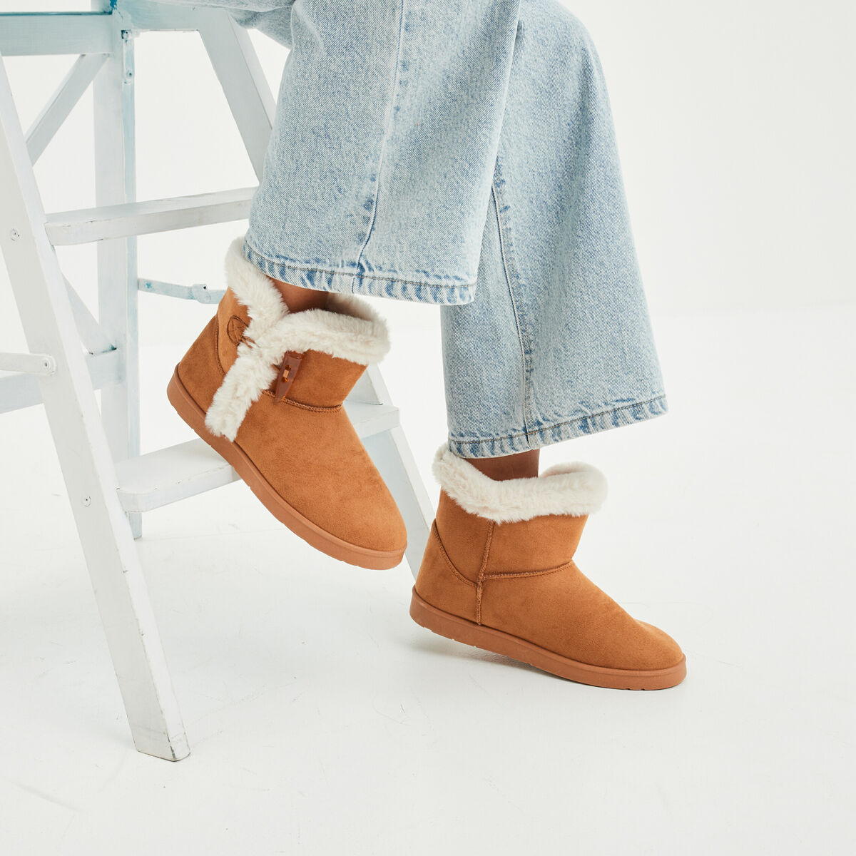 Bottines fourr&eacute;es marron femme