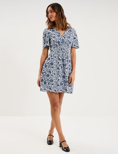 Robe courte col en V taille smock&eacute;e blanc femme