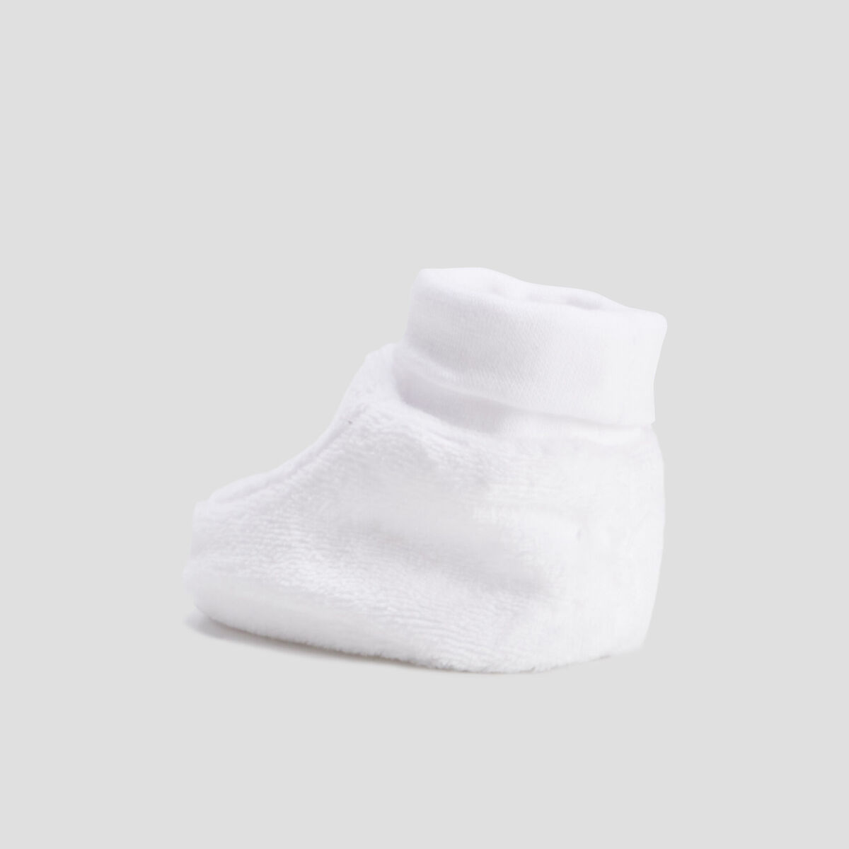 Chaussons effet velours blanc b&eacute;b&eacute;