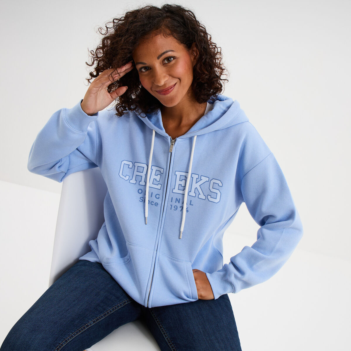 Sweat zipp&eacute; &agrave; capuche bleu marine femme
