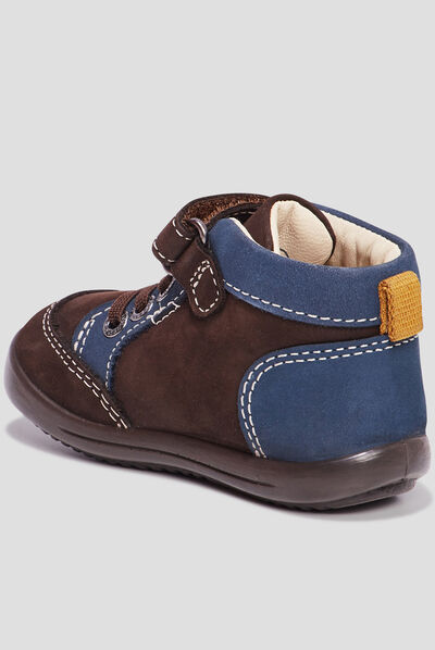 Bottillons en cuir Kickers Kinoe marron bébé garçon