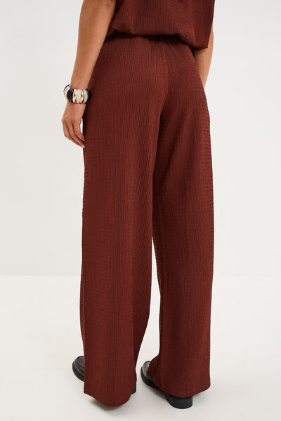 Pantalon effet gaufr&eacute; fluide bordeaux femme