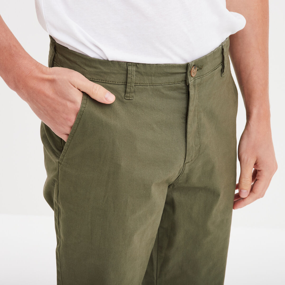 Pantalon chino droit stretch vert kaki homme