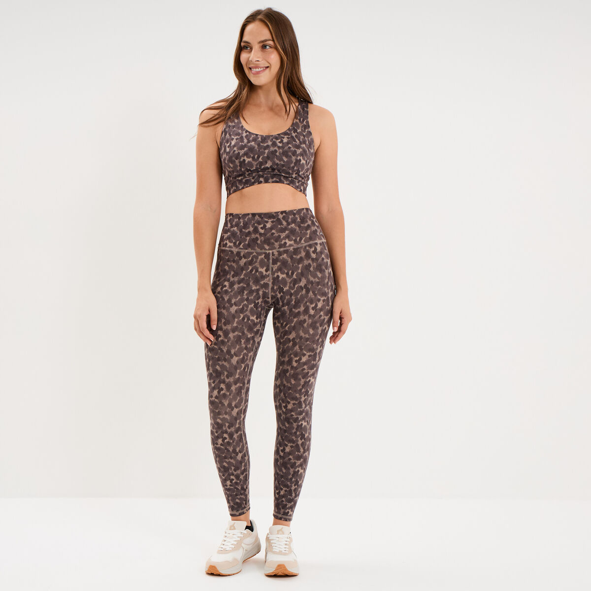 Brassi&egrave;re de sport ajust&eacute;e dos nageur beige femme